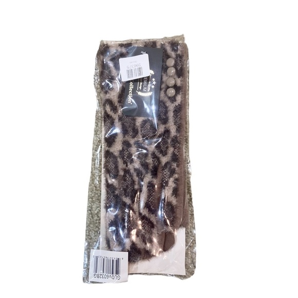 NWT le luxe collection animal print touch screen gloves button detail taupe OS - Picture 7 of 7